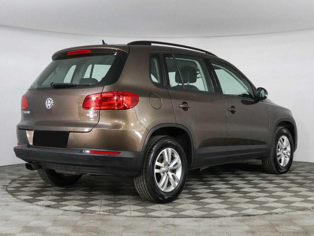 Volkswagen Tiguan с пробегом — 2015 год. Фото: #4