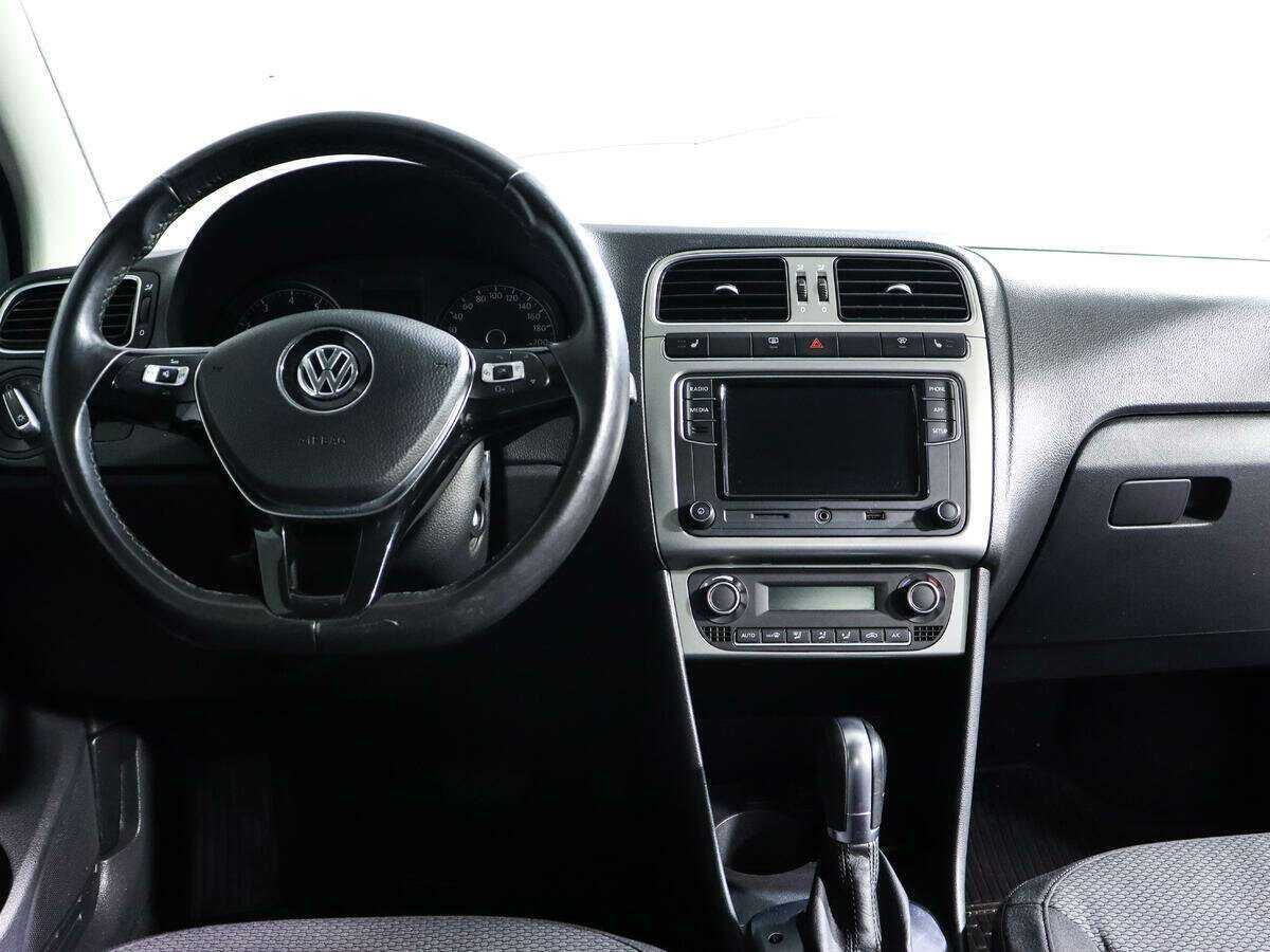 Volkswagen Polo с пробегом — 2017 год. Фото: #10
