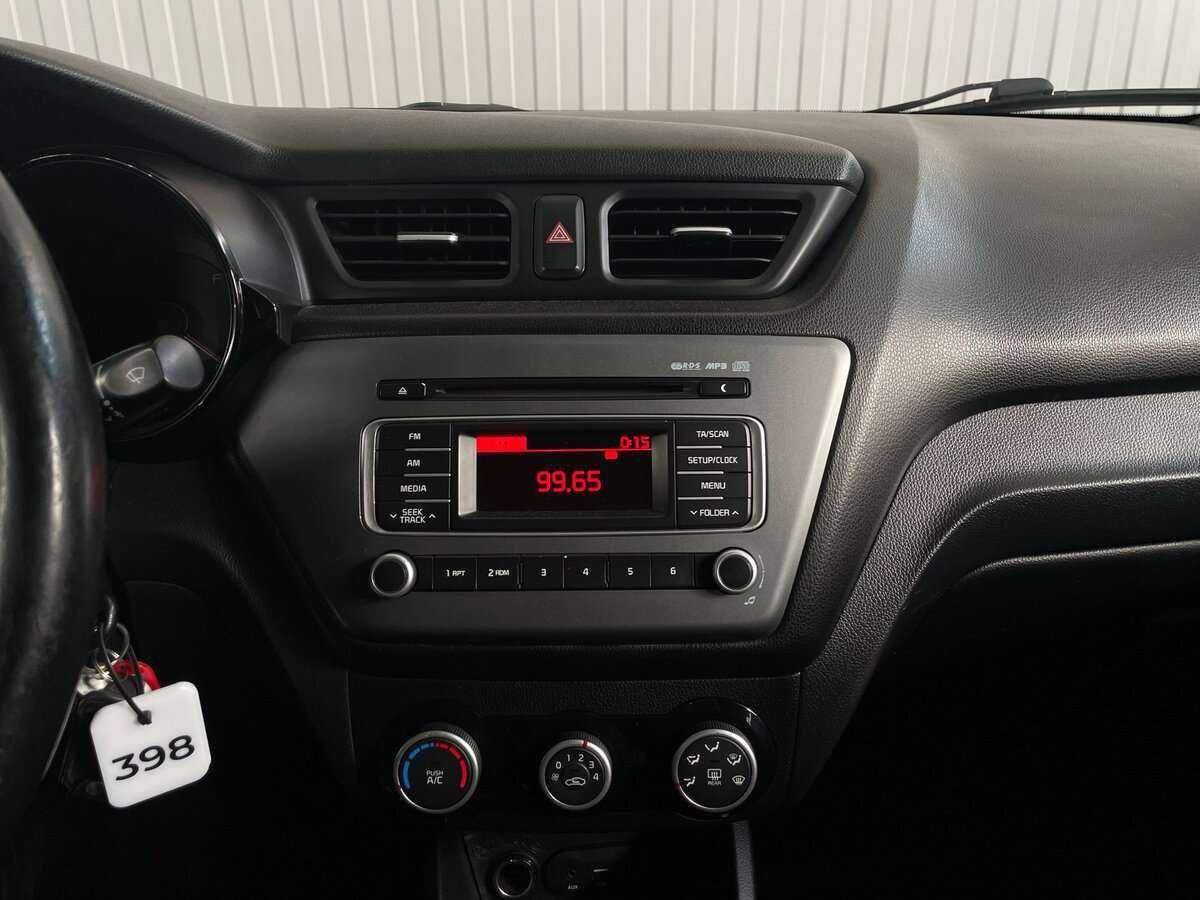 Kia Rio с пробегом — 2015 год. Фото: #14