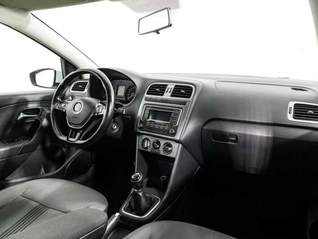 Volkswagen Polo с пробегом — 2016 год. Фото: #8