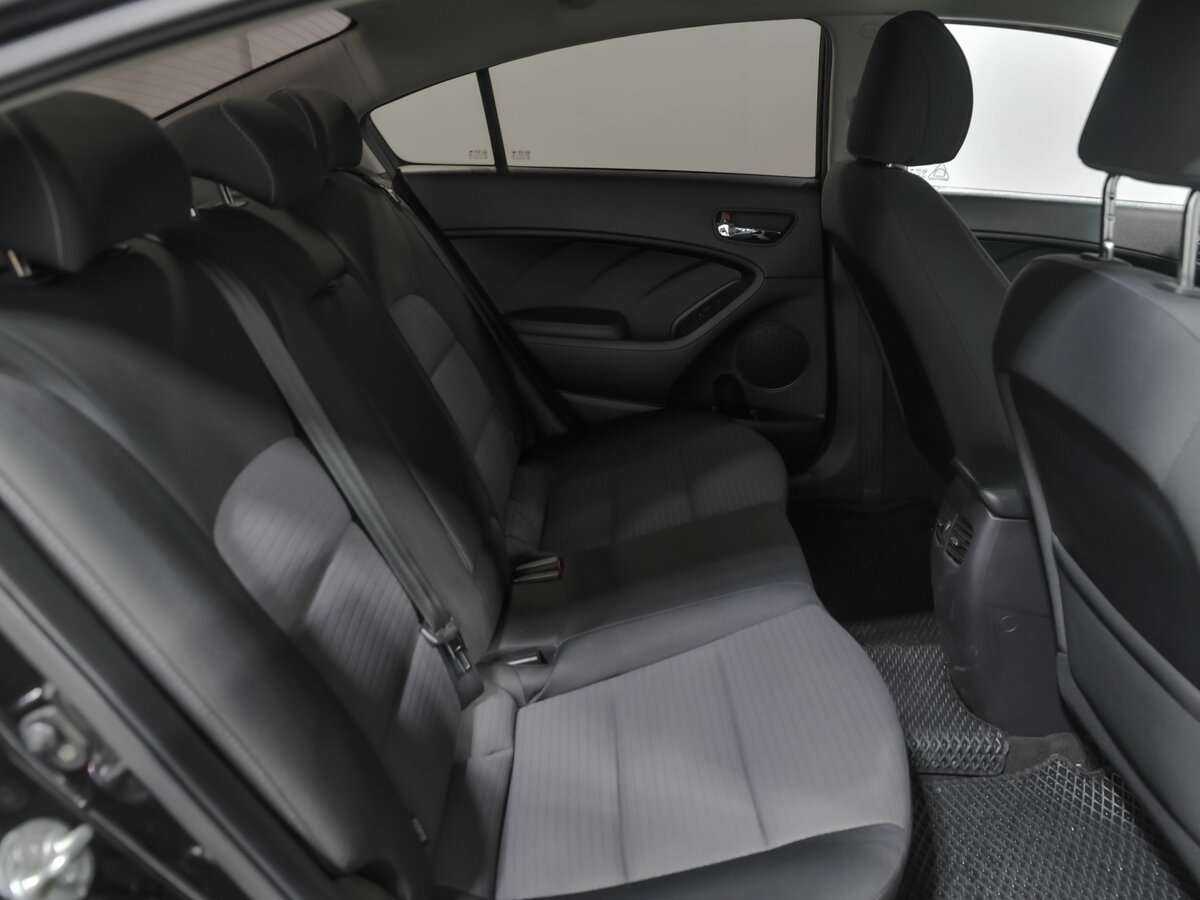 Kia Cerato с пробегом — 2014 год. Фото: #10