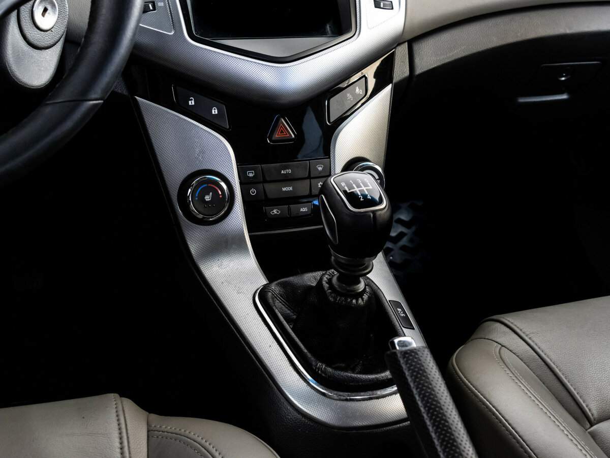 Chevrolet Cruze с пробегом — 2012 год. Фото: #9