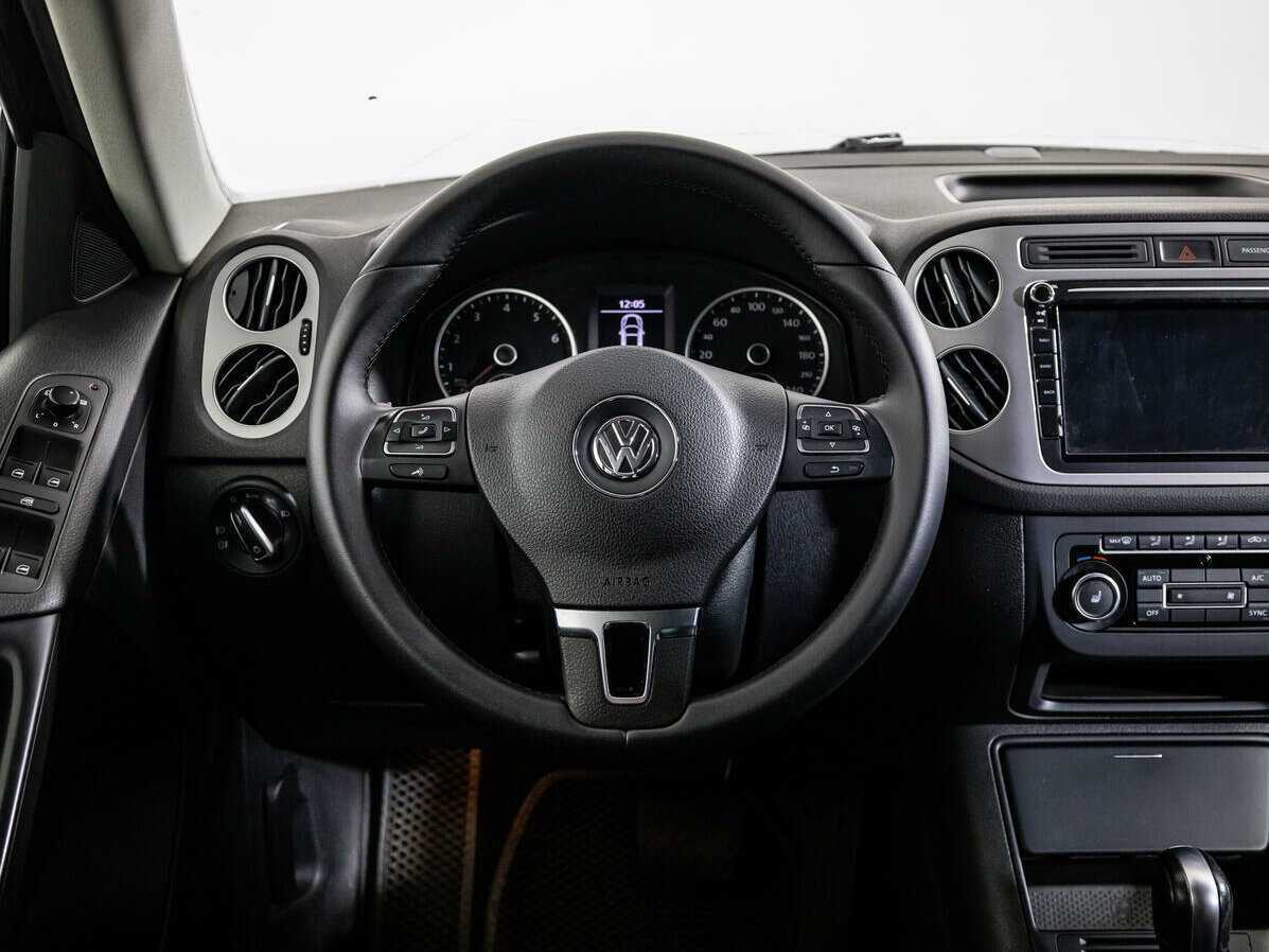 Volkswagen Tiguan с пробегом — 2015 год. Фото: #11