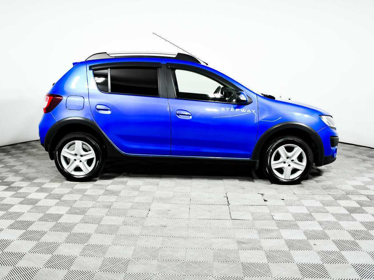 Renault Sandero с пробегом — 2016 год. Фото: #3