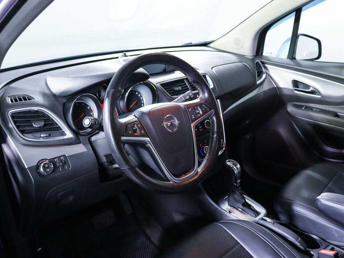 Opel Mokka с пробегом — 2012 год. Фото: #11
