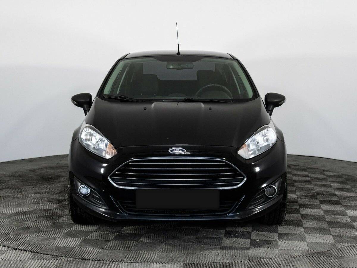Ford Fiesta с пробегом — 2015 год. Фото: #1