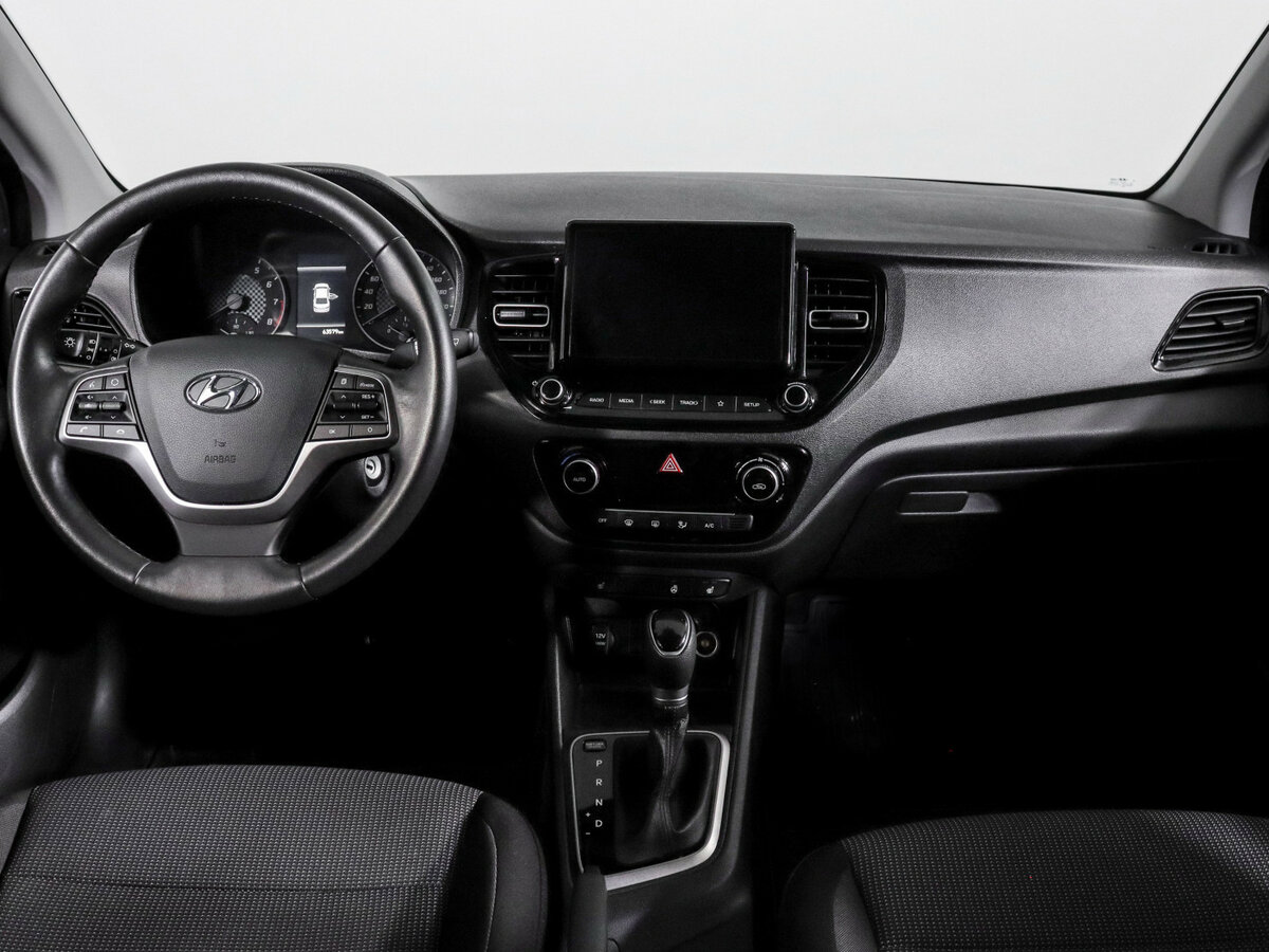 Hyundai Solaris с пробегом — 2021 год. Фото: #11