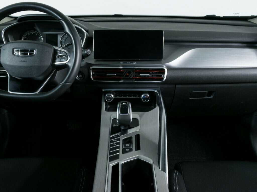 Geely Coolray с пробегом — 2022 год. Фото: #8