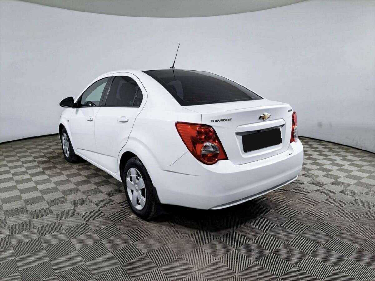 Chevrolet Aveo с пробегом — 2013 год. Фото: #6