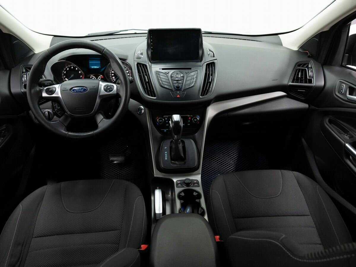 Ford Kuga с пробегом — 2014 год. Фото: #13