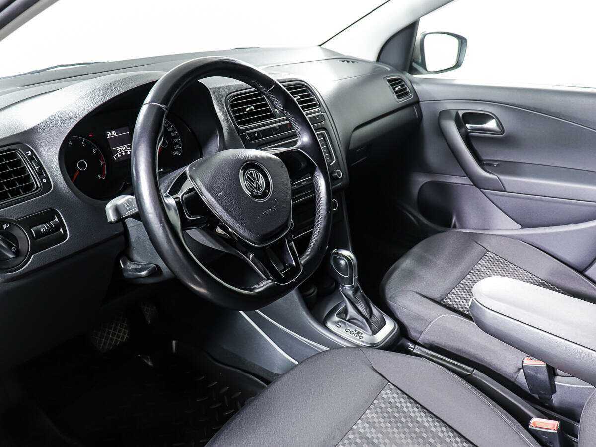 Volkswagen Polo с пробегом — 2017 год. Фото: #11