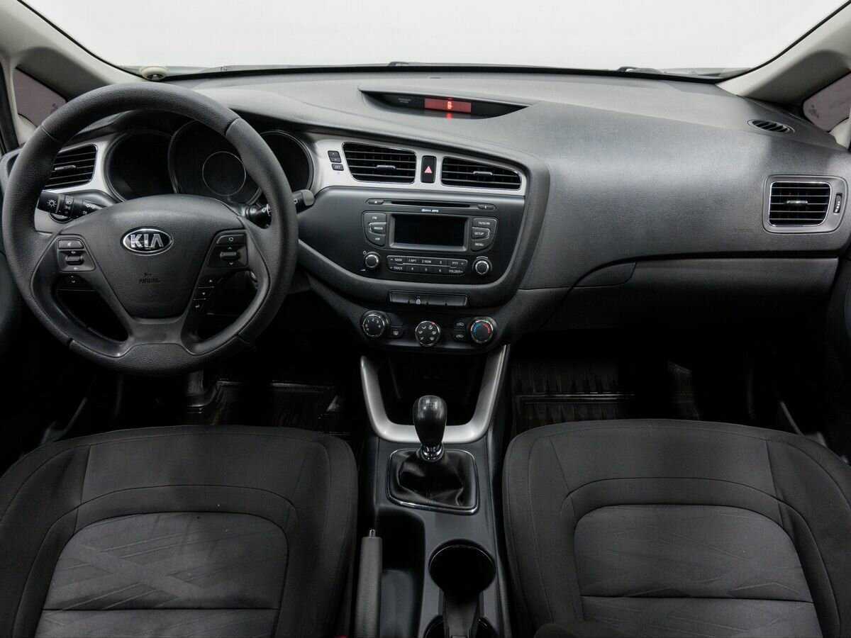 Kia Ceed с пробегом — 2014 год. Фото: #9