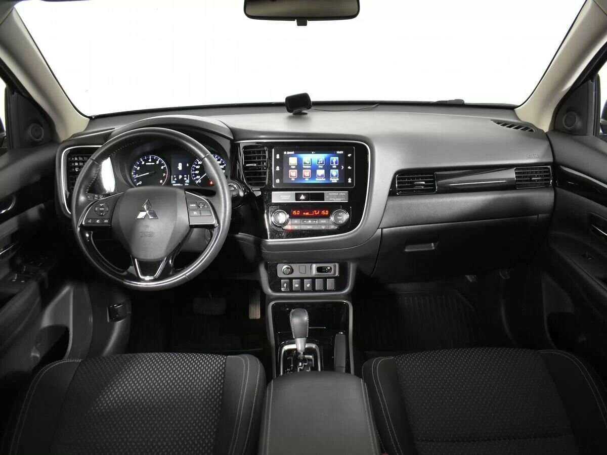 Mitsubishi Outlander с пробегом — 2019 год. Фото: #7