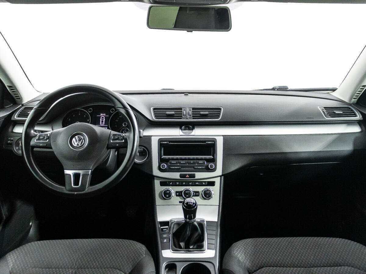 Volkswagen Passat с пробегом — 2013 год. Фото: #12