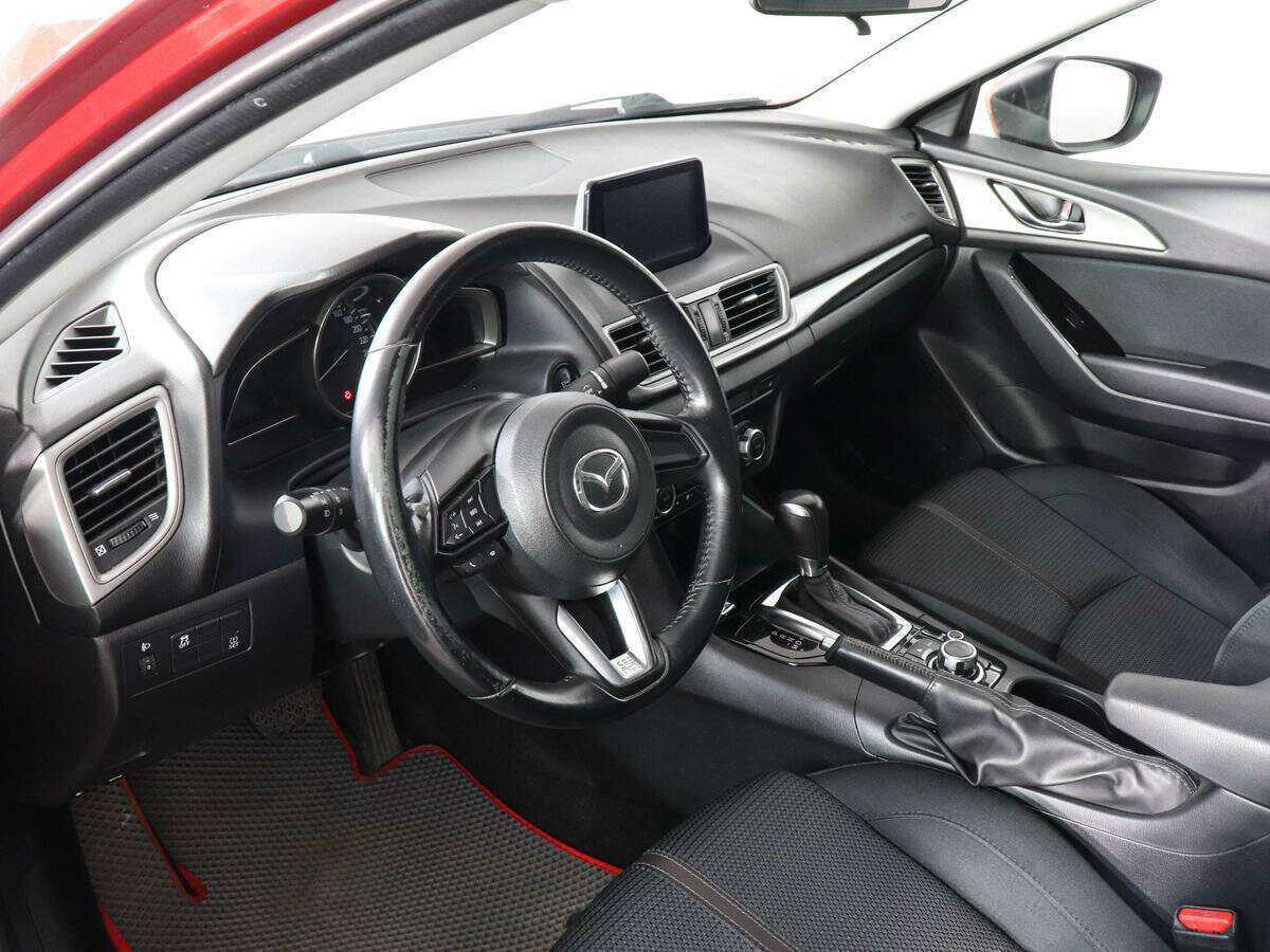 Mazda 3 с пробегом — 2018 год. Фото: #8