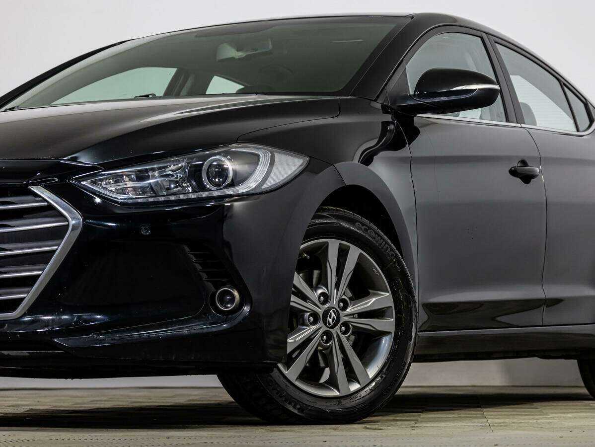 Hyundai Elantra с пробегом — 2018 год. Фото: #16