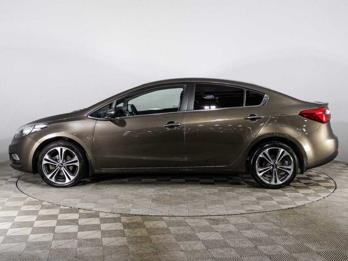 Kia Cerato с пробегом — 2015 год. Фото: #7