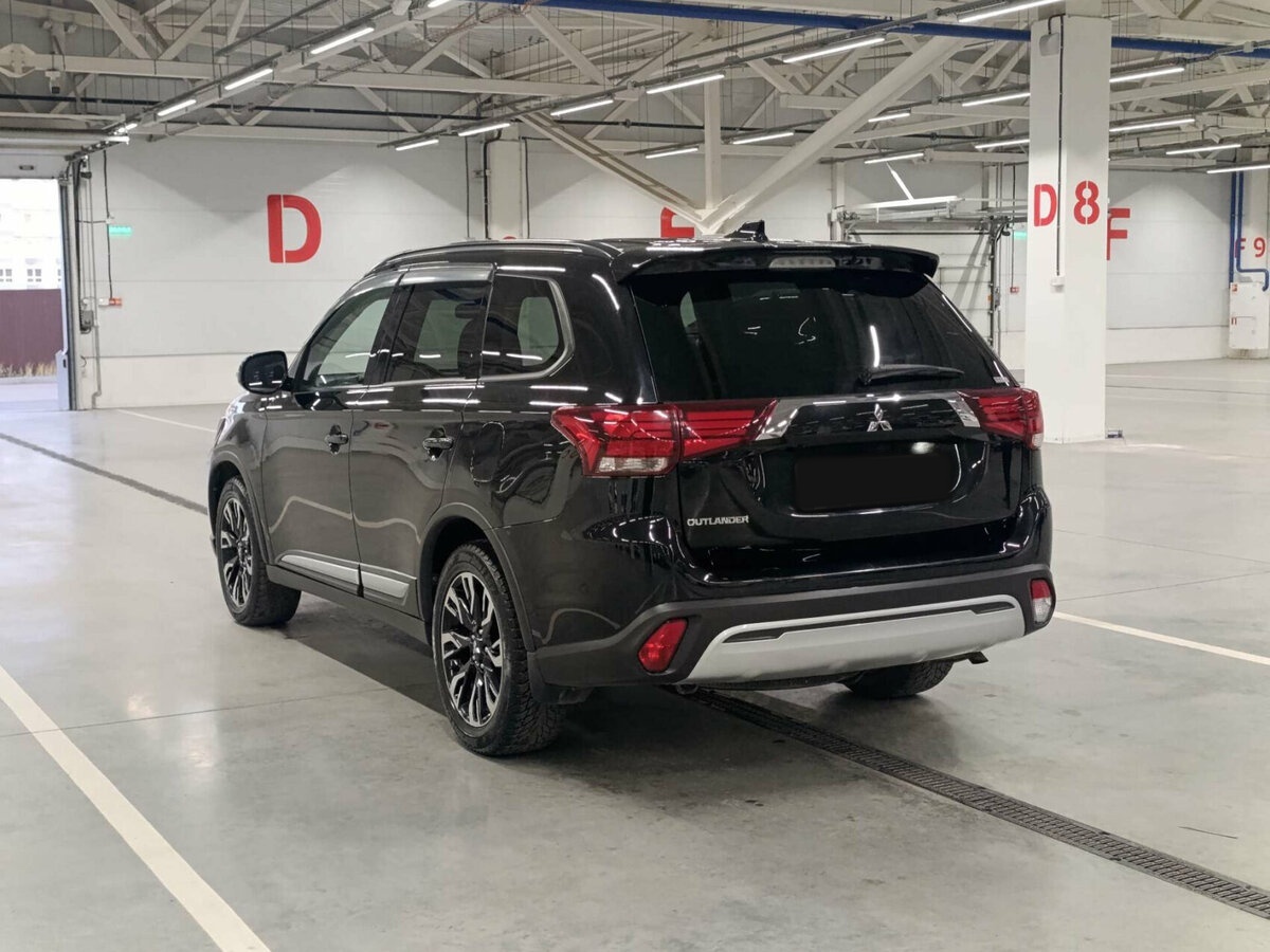 Mitsubishi Outlander с пробегом — 2021 год. Фото: #6