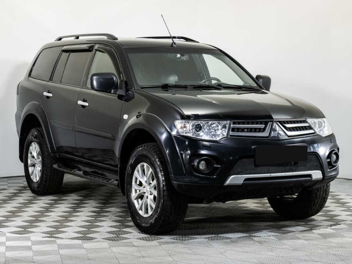 Mitsubishi Pajero Sport с пробегом — 2014 год. Фото: #2