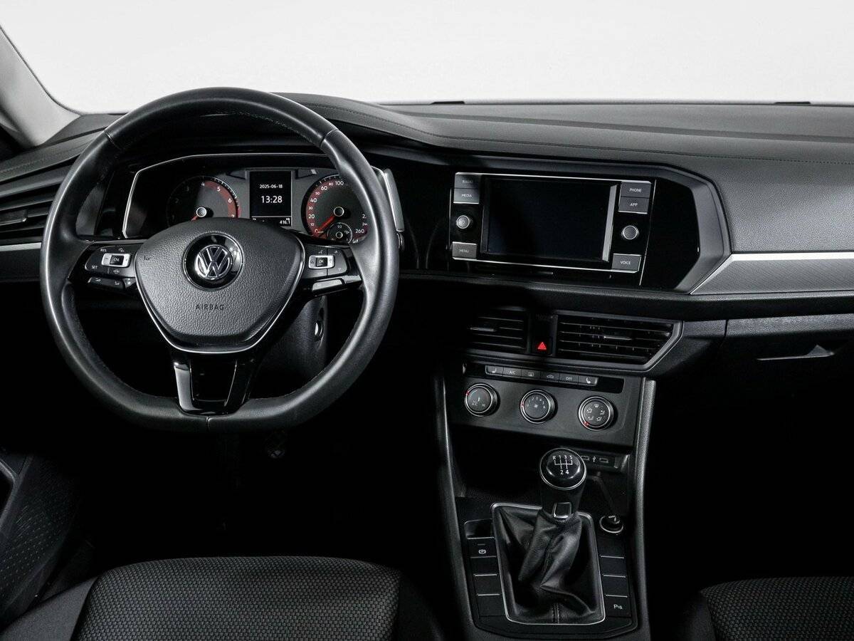 Volkswagen Jetta с пробегом — 2020 год. Фото: #11