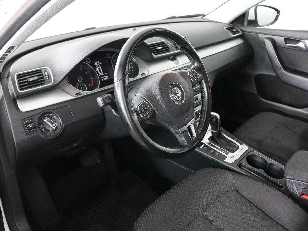 Volkswagen Passat с пробегом — 2014 год. Фото: #8