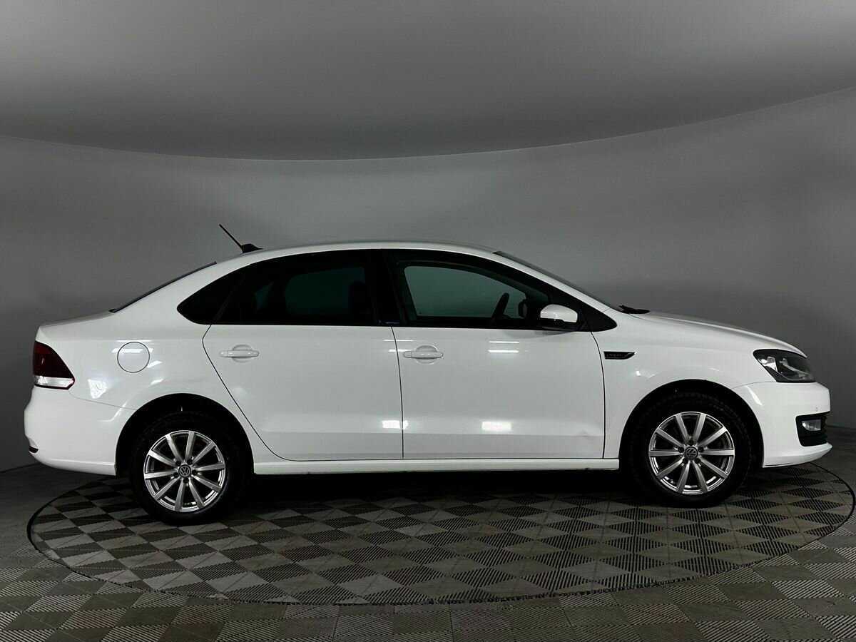 Volkswagen Polo с пробегом — 2018 год. Фото: #4
