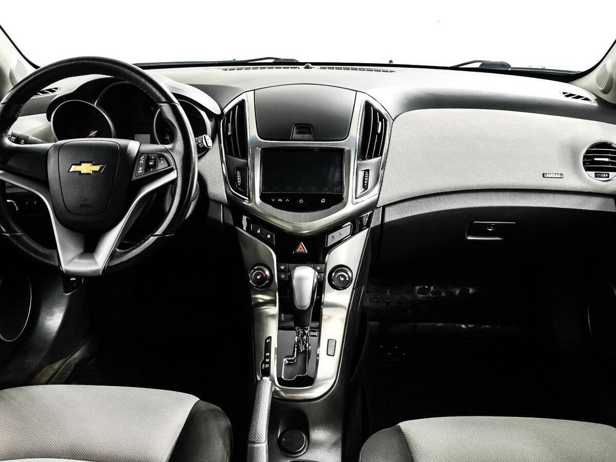 Chevrolet Cruze с пробегом — 2014 год. Фото: #10