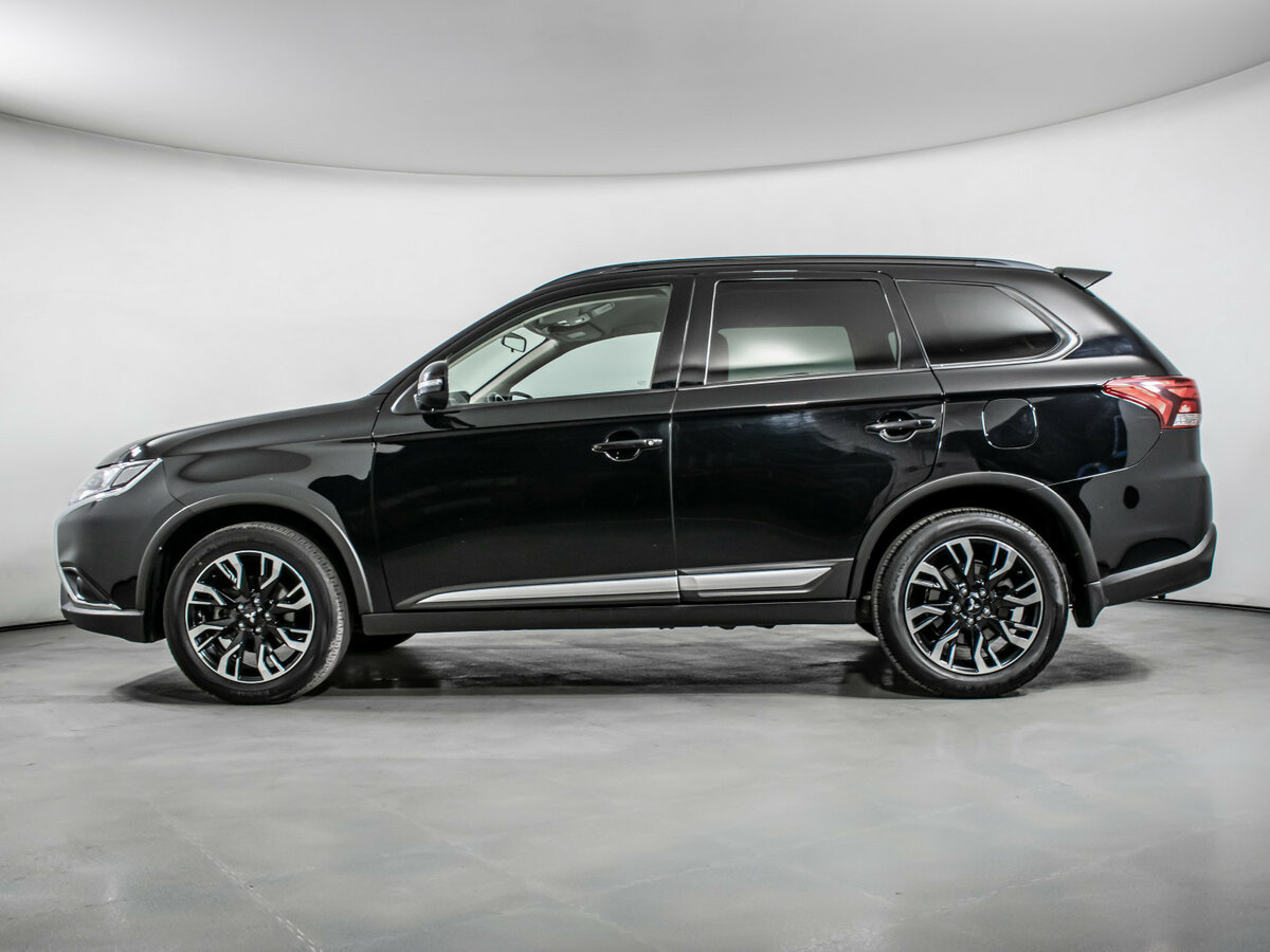 Mitsubishi Outlander с пробегом — 2022 год. Фото: #7