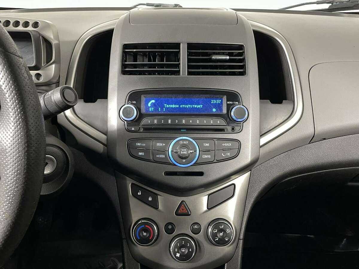 Chevrolet Aveo с пробегом — 2013 год. Фото: #10