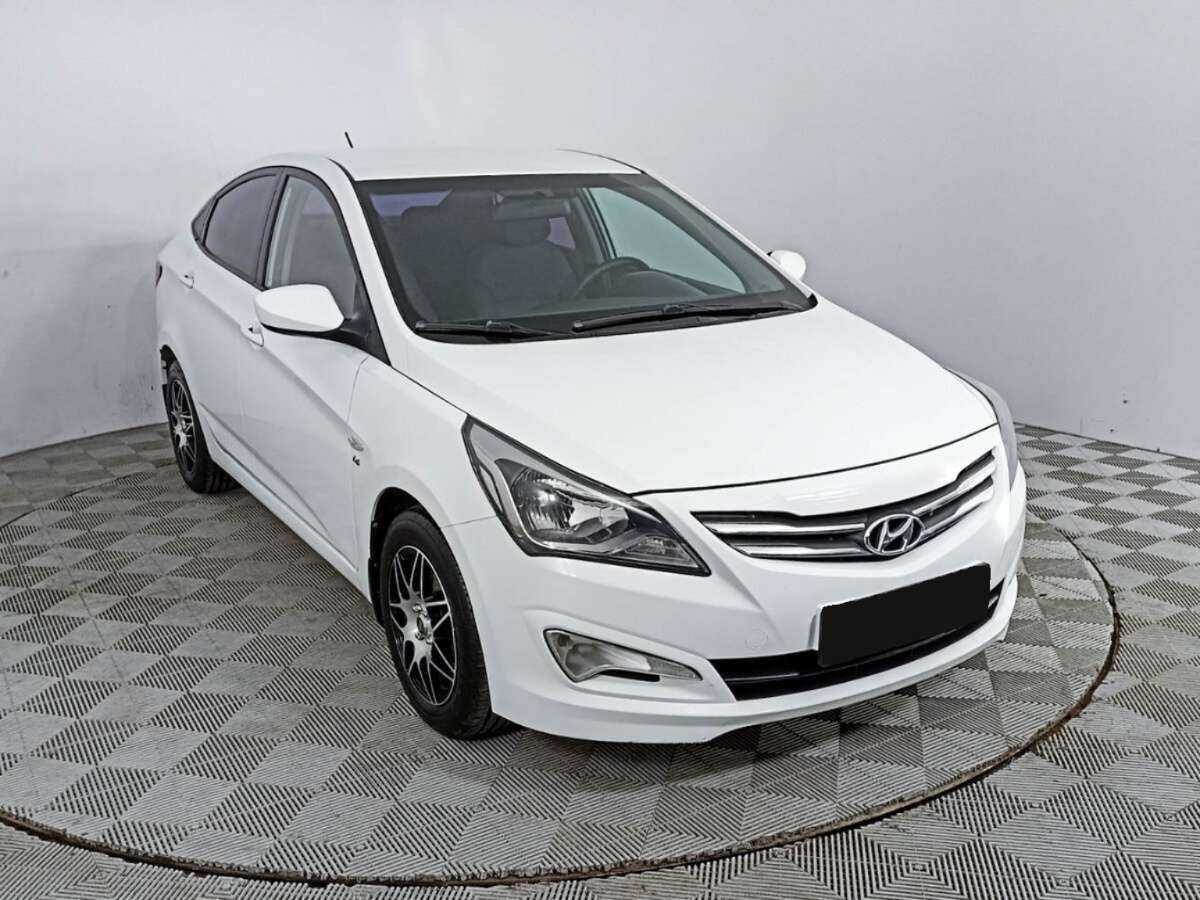 Hyundai Solaris с пробегом — 2015 год. Фото: #2