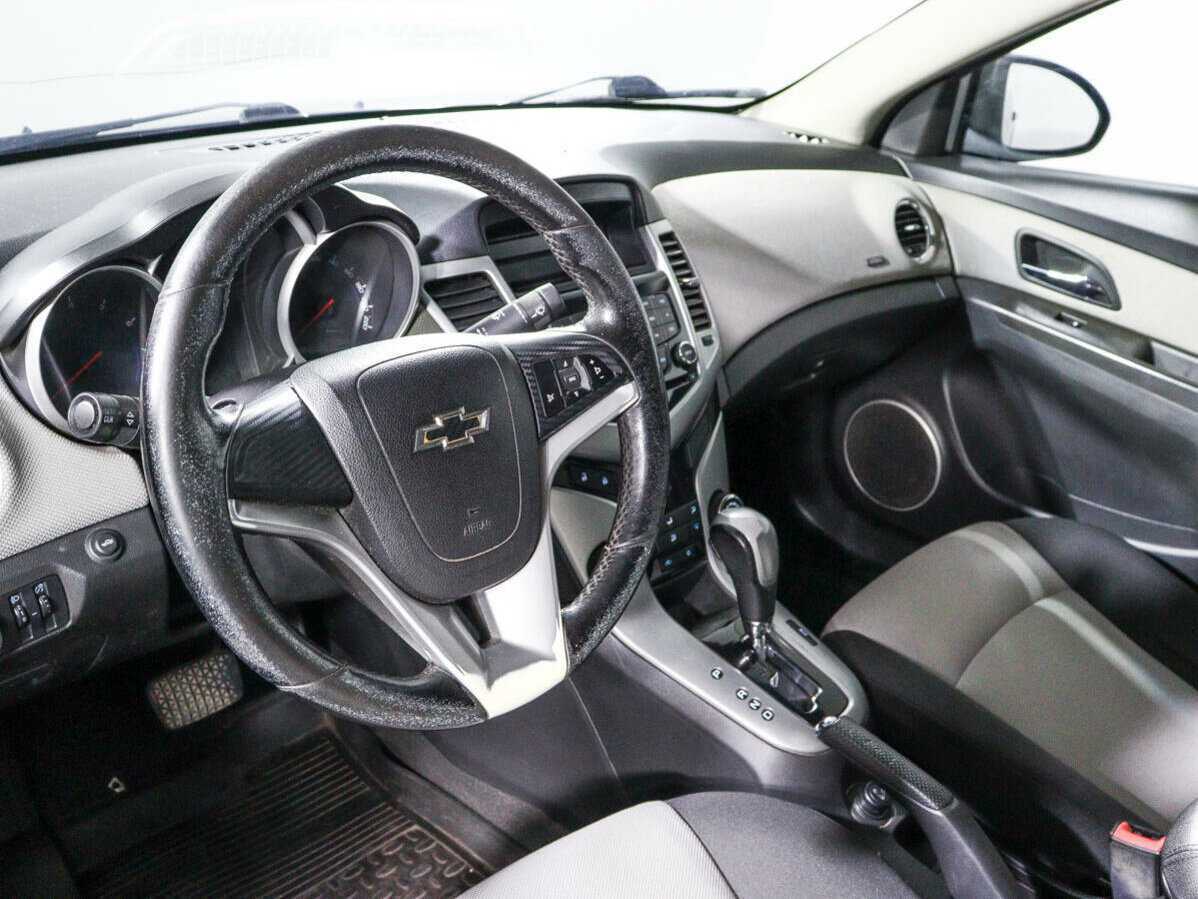 Chevrolet Cruze с пробегом — 2012 год. Фото: #13