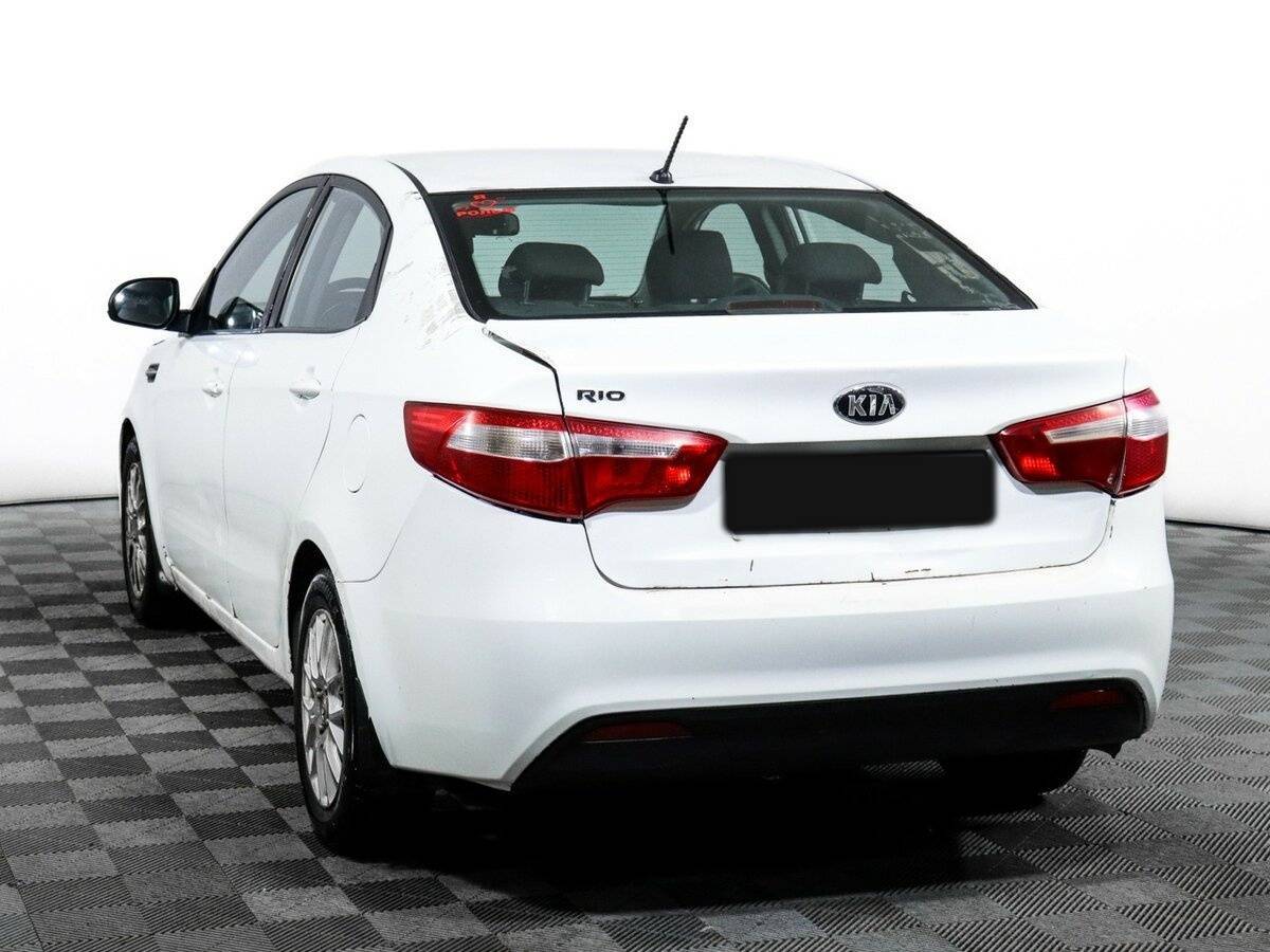 Kia Rio с пробегом — 2013 год. Фото: #5