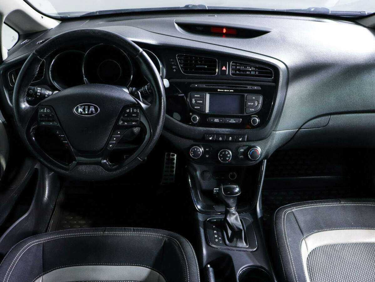 Kia Ceed с пробегом — 2014 год. Фото: #11
