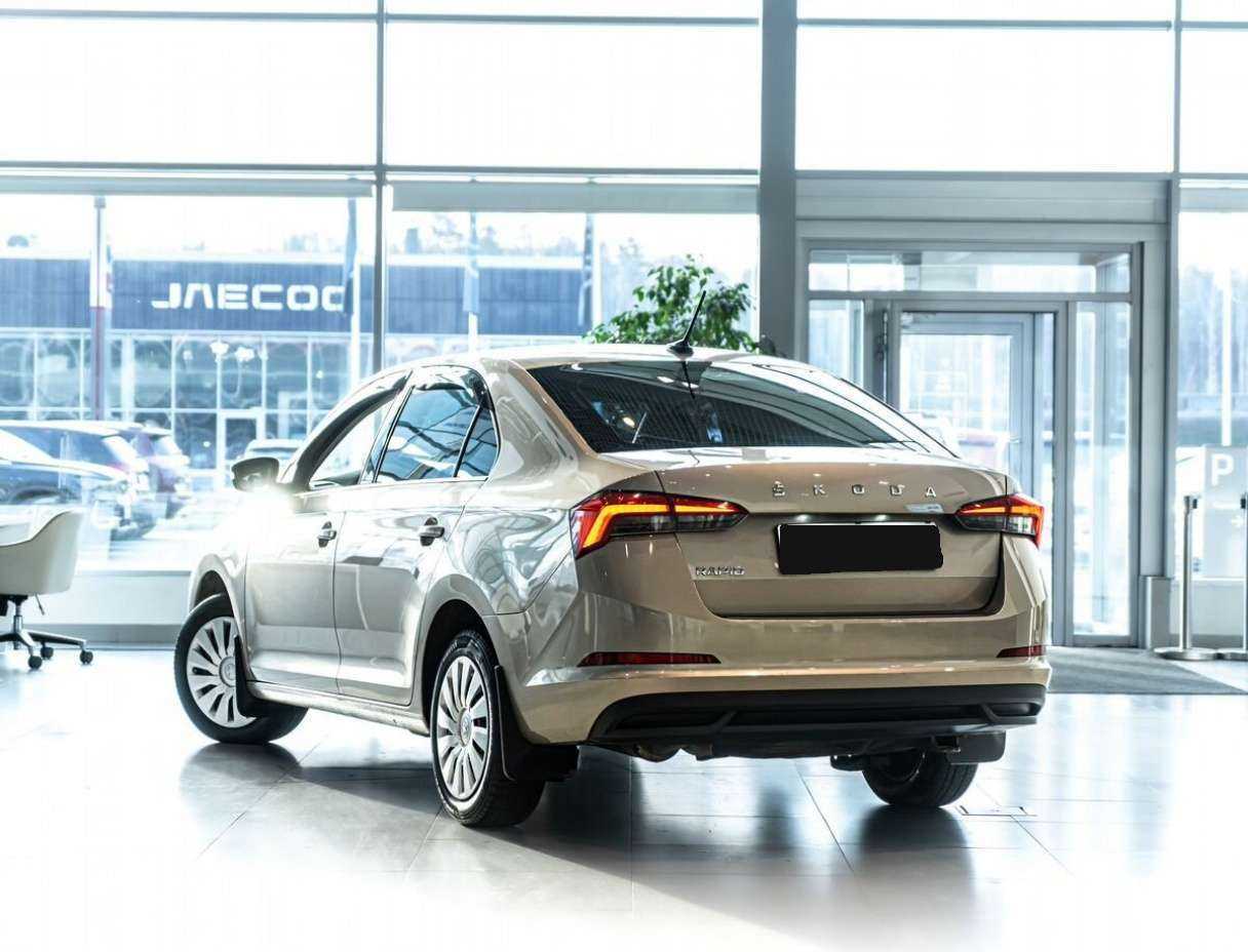 Skoda Rapid с пробегом — 2021 год. Фото: #3