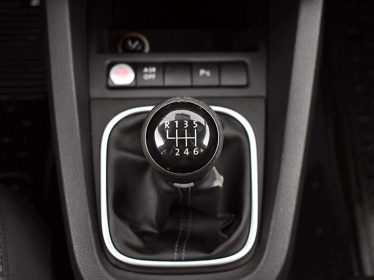 Volkswagen Jetta с пробегом — 2014 год. Фото: #12