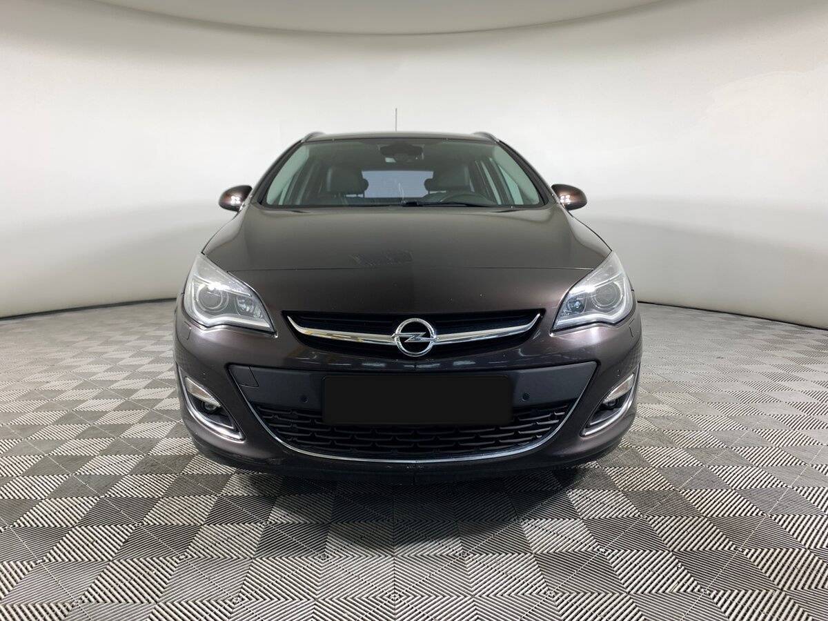 Opel Astra с пробегом — 2014 год. Фото: #1