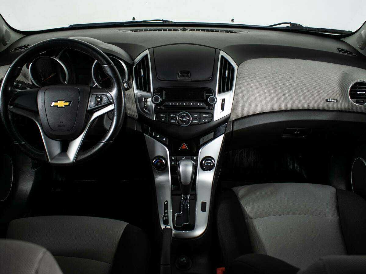 Chevrolet Cruze с пробегом — 2013 год. Фото: #8