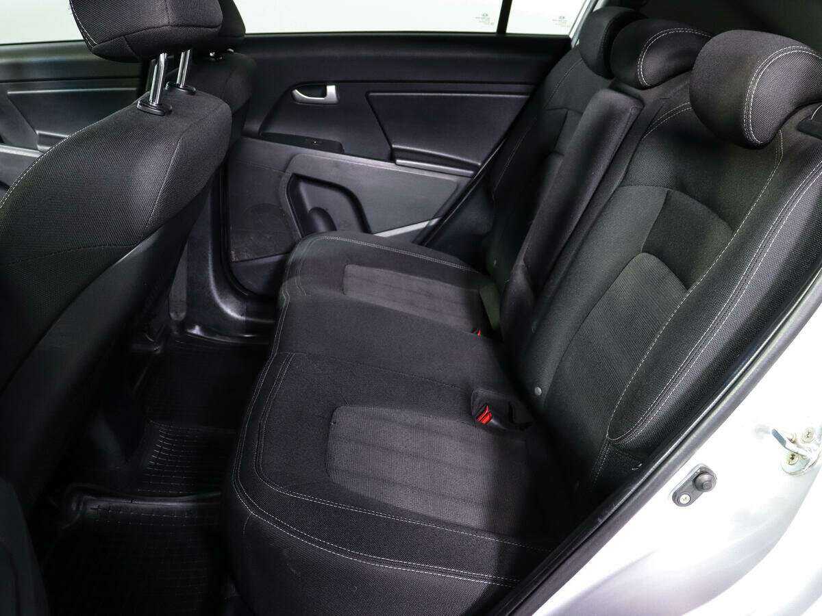 Kia Sportage с пробегом — 2012 год. Фото: #7