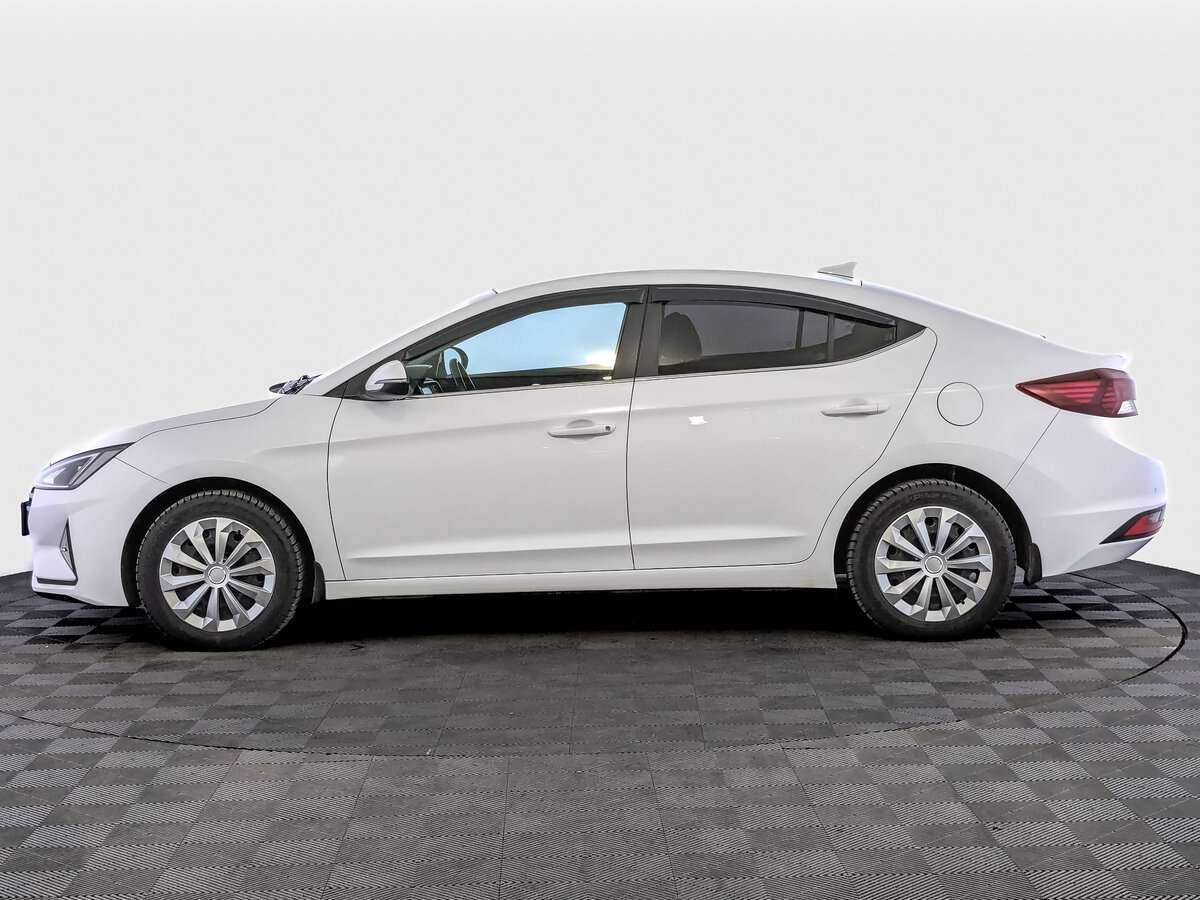 Hyundai Elantra с пробегом — 2020 год. Фото: #7