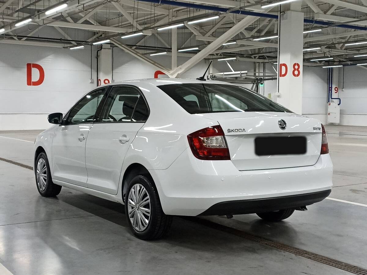 Skoda Rapid с пробегом — 2018 год. Фото: #6