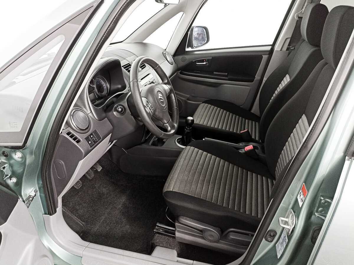 Suzuki SX4 с пробегом — 2013 год. Фото: #11