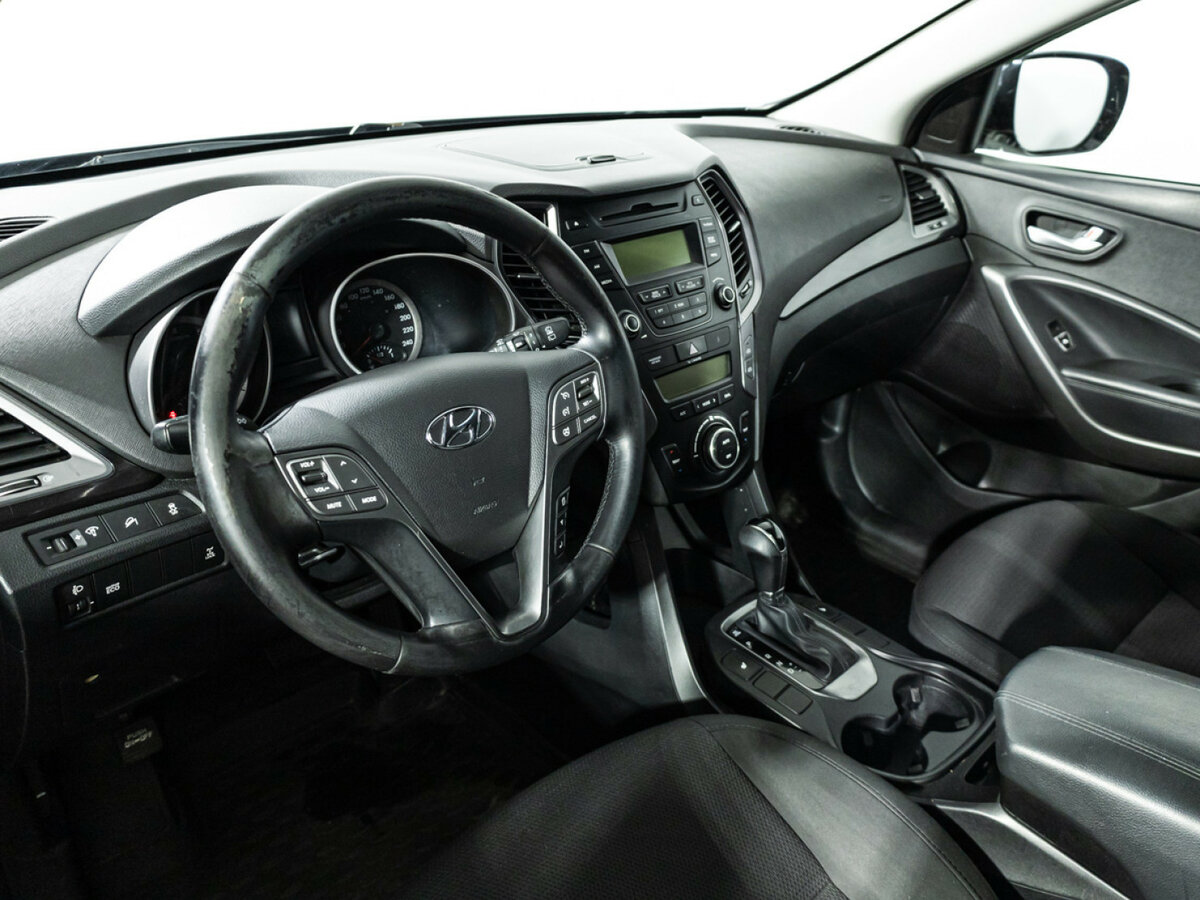Hyundai Santa Fe с пробегом — 2012 год. Фото: #10