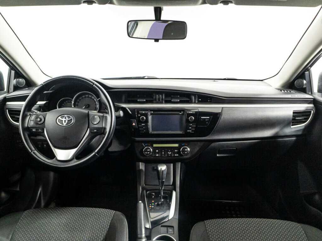 Toyota Corolla с пробегом — 2014 год. Фото: #12