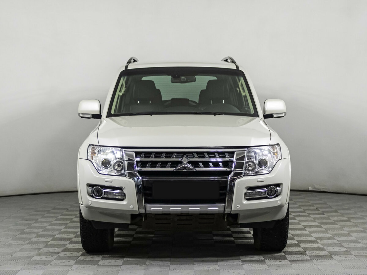 Mitsubishi Pajero с пробегом — 2014 год. Фото: #1