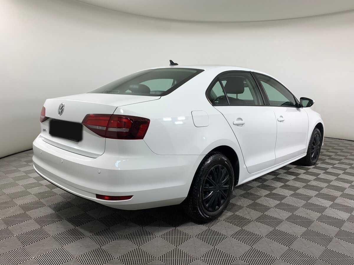 Volkswagen Jetta с пробегом — 2017 год. Фото: #4