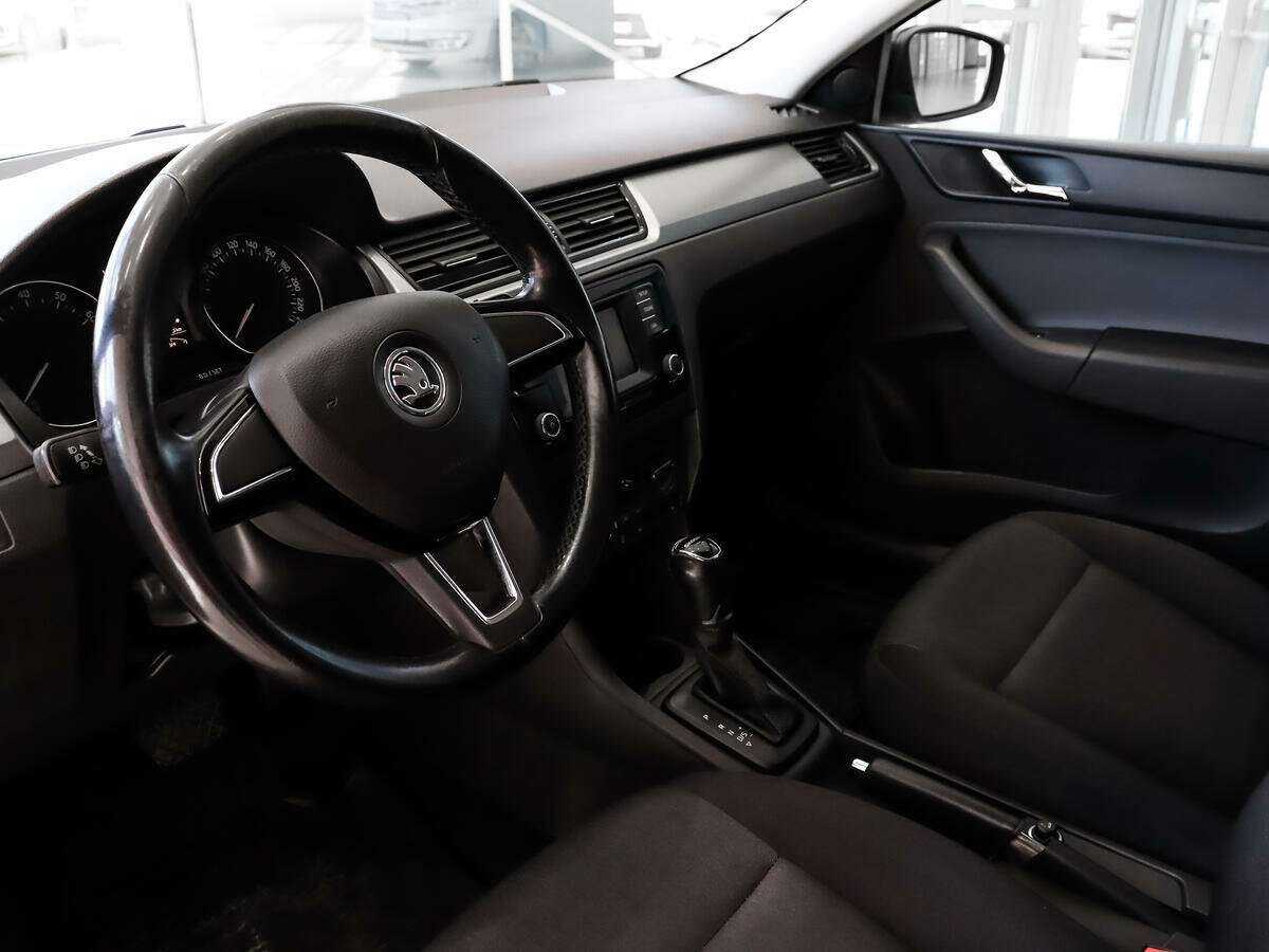 Skoda Rapid с пробегом — 2016 год. Фото: #7