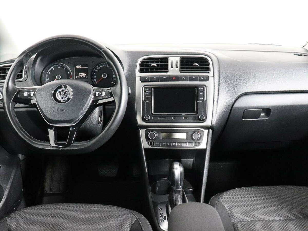 Volkswagen Polo с пробегом — 2018 год. Фото: #10