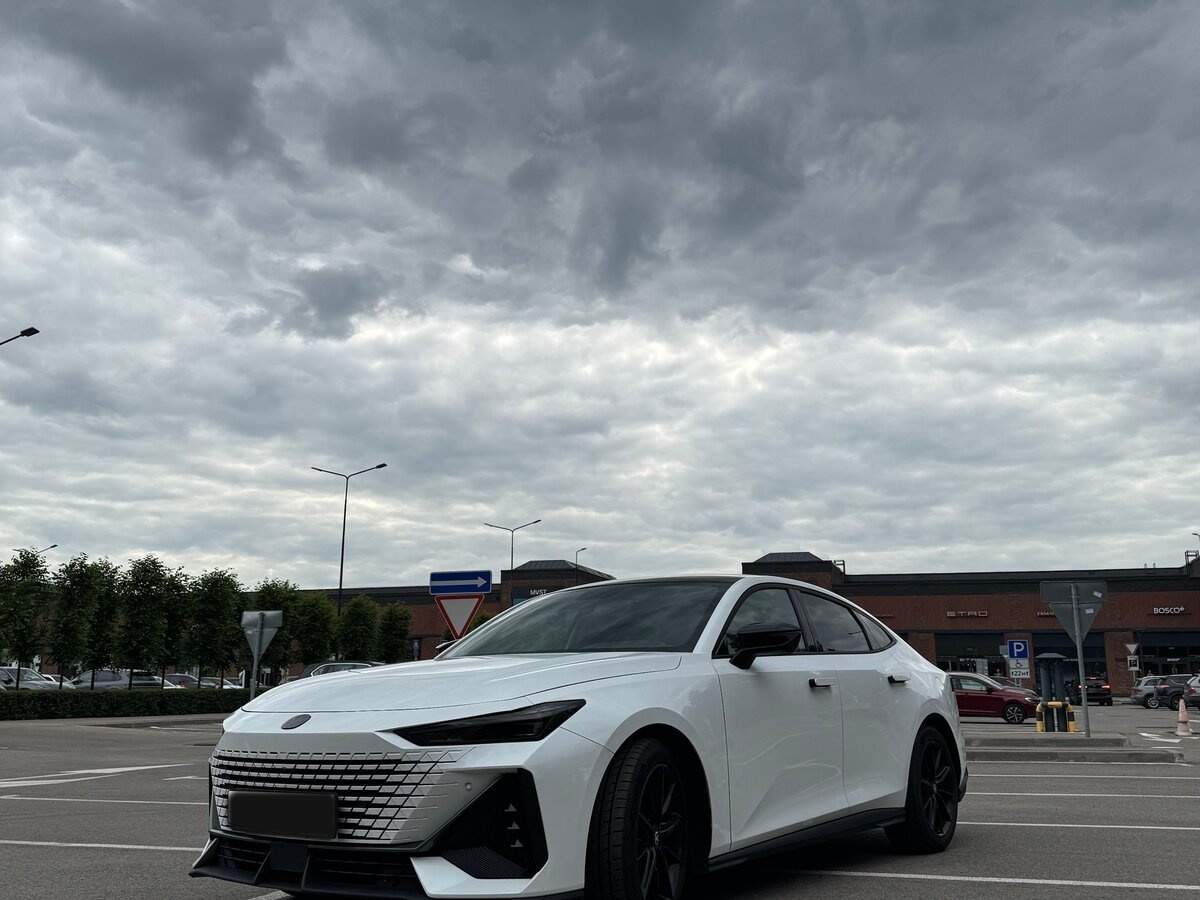Changan UNI-V с пробегом — 2023 год. Посмотреть фото
