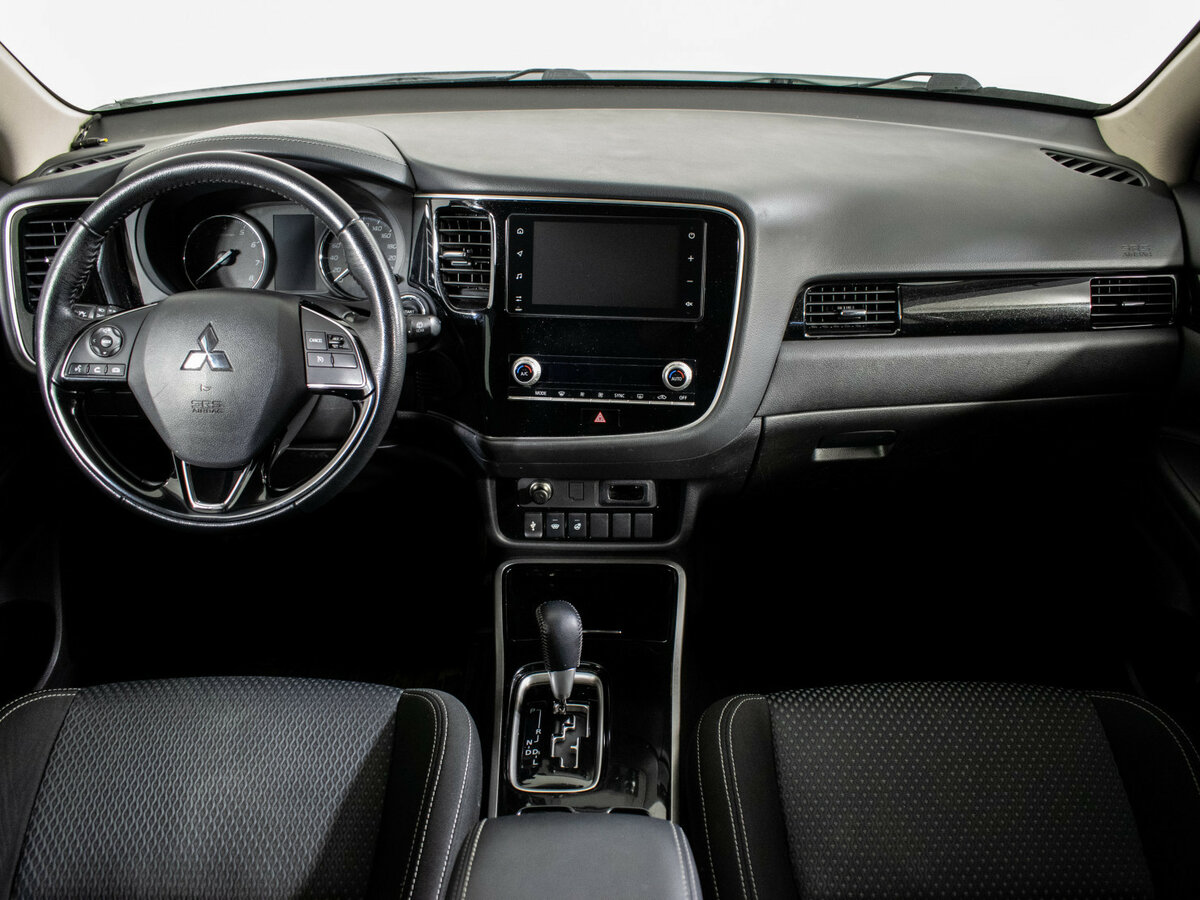 Mitsubishi Outlander с пробегом — 2021 год. Фото: #10