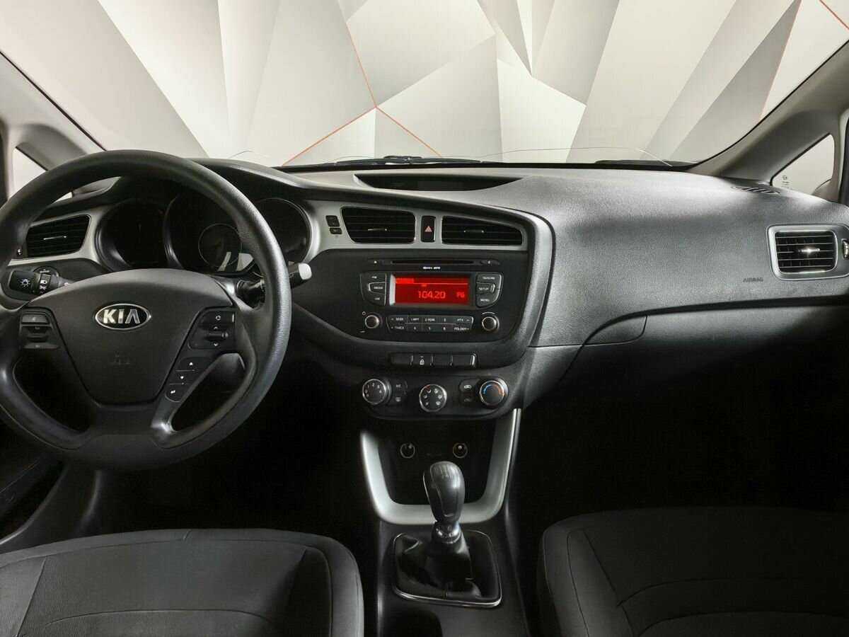 Kia Ceed с пробегом — 2014 год. Фото: #9